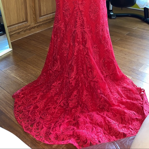 Size 16 prom dress little to no stretch fits 1618 best or 14 depending body type - Picture 3 of 3